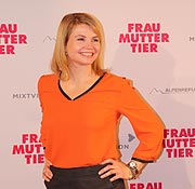 Annette Frier auf dem Roten Teppich der Filmpremiere “Frau Mutter Tier” (©Foto: Martin Schmitz)